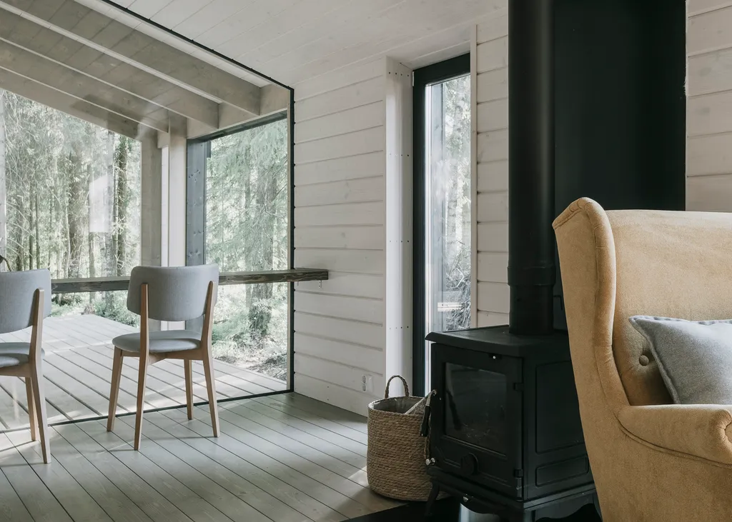 Загородный дом с террасой, баней и видом на лес