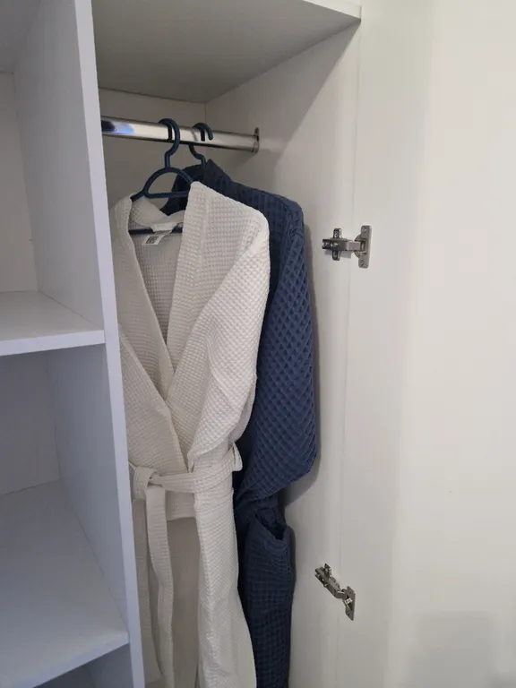 Хибины зовут! Уютное гнездышко для горнолыжников у подножия горы.