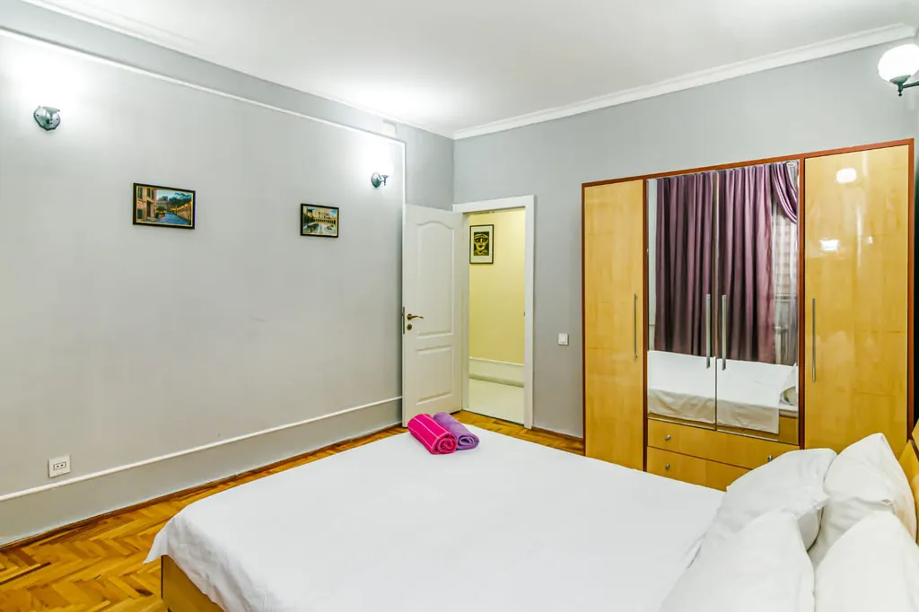 Turquoi̇se apartment