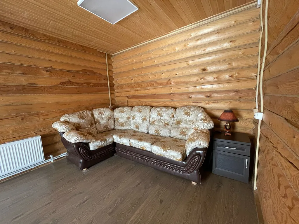 Коттедж с баней и бассейном - купелью на 8 человека Леноблости