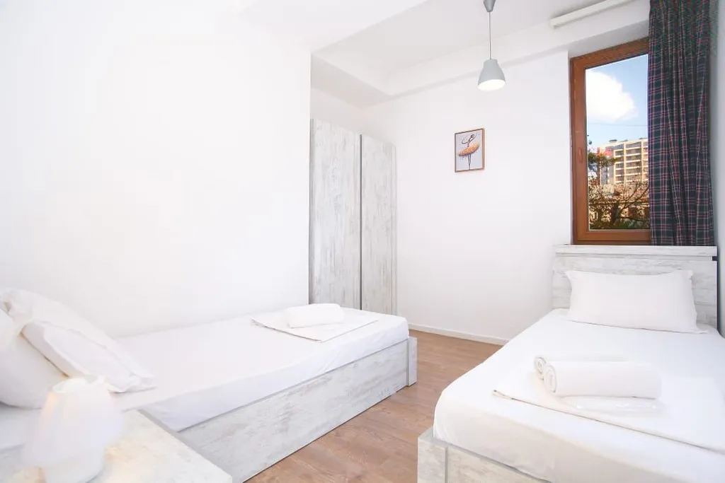 2 спальни в самом центре города, новый дом