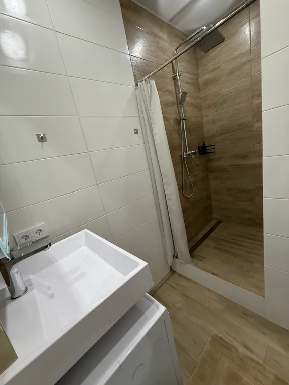 Уютная студия с современными ремонтом