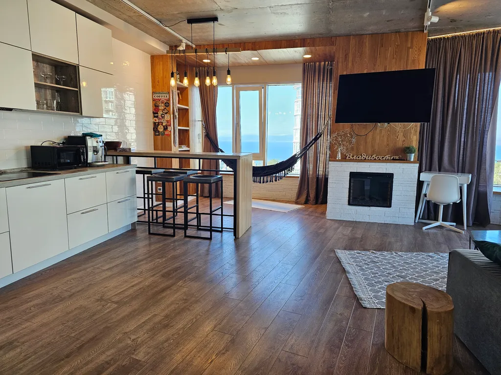 Квартира 2х.ком.кв.  85.кв.м  в Центре вид на море и город , район Фуникулёра — аренда посуточно в Владивосток