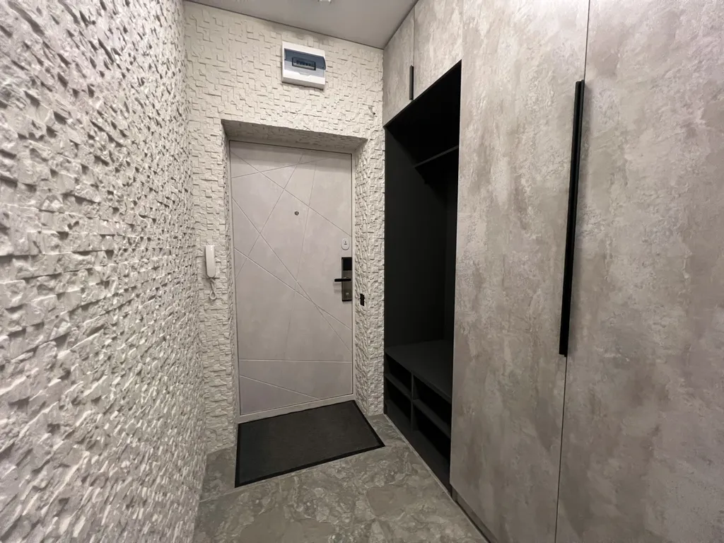 Стильная квартира с панорамными окнами