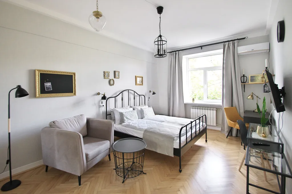 Квартира Комфортабельная сталинка в тихом центре — аренда посуточно в Севастополь