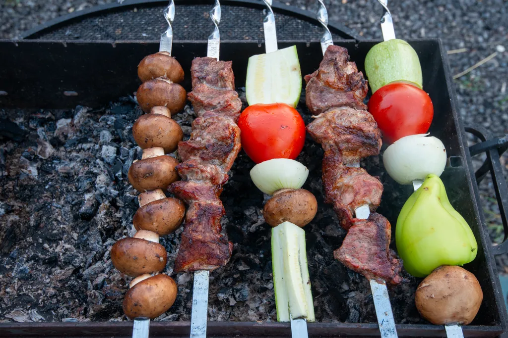 Дом на берегу реки с банным чаном