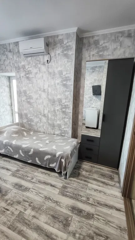 Двухкомнатной номер с удобствами, балконом и большим двором