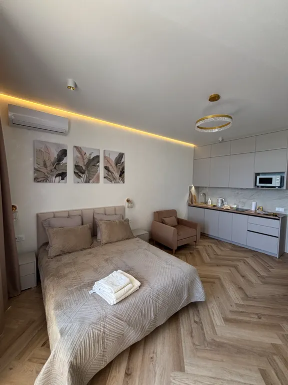 Новая квартира-студия с видом на море