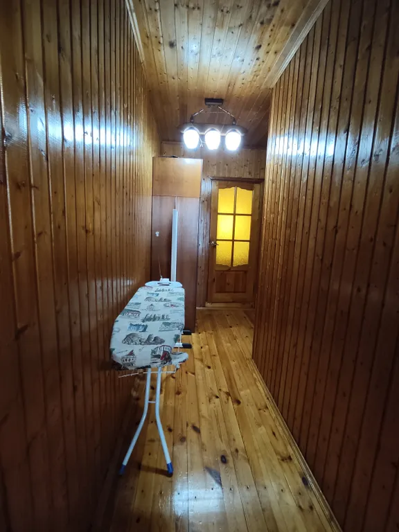 Эллинг на берегу моря