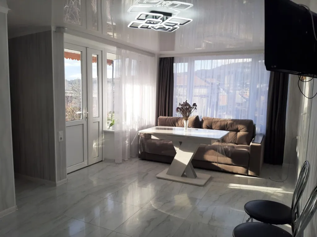 Уютный современный коттедж — аренда посуточно в Морское