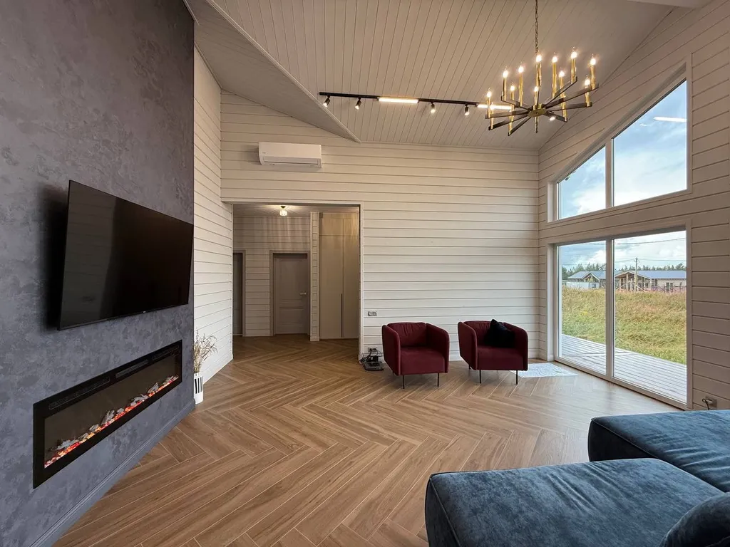 Загородный дом с большой террасой, кострищем и финской сауной