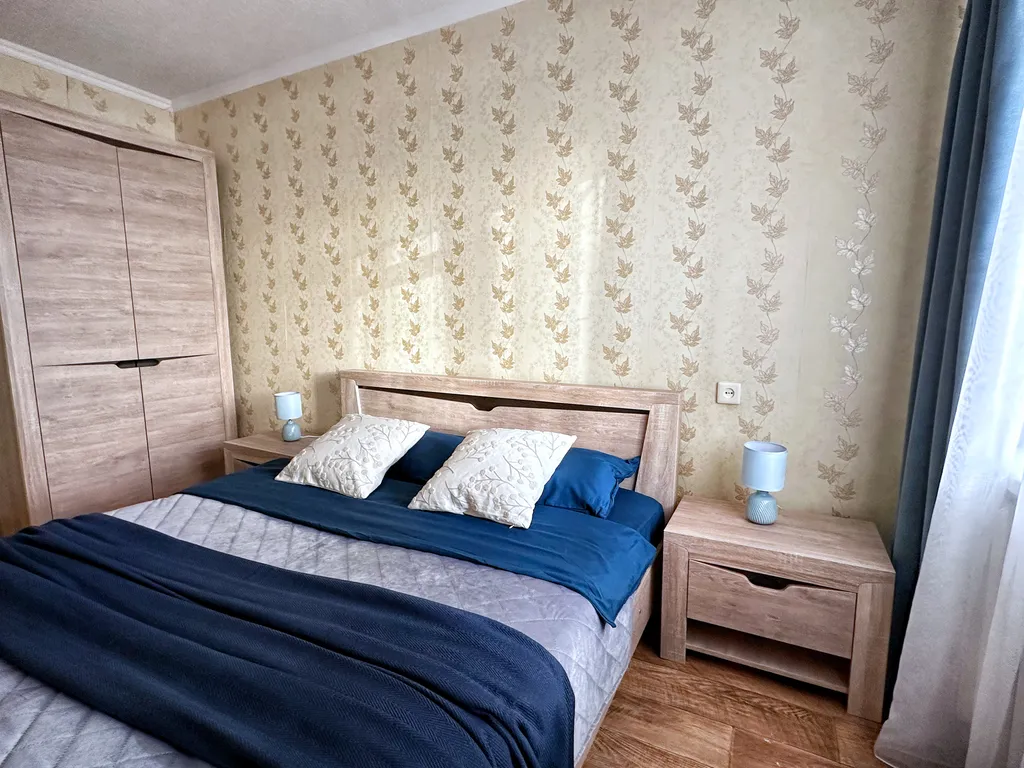 Двухкомнатная квартира с видом на реку на набережной