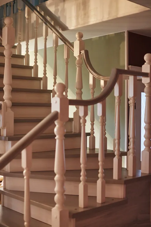 Уютный светлый дом в окружении природы