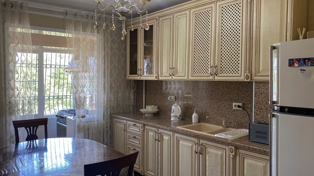 Уютная и большая квартира — аренда посуточно в Грозный