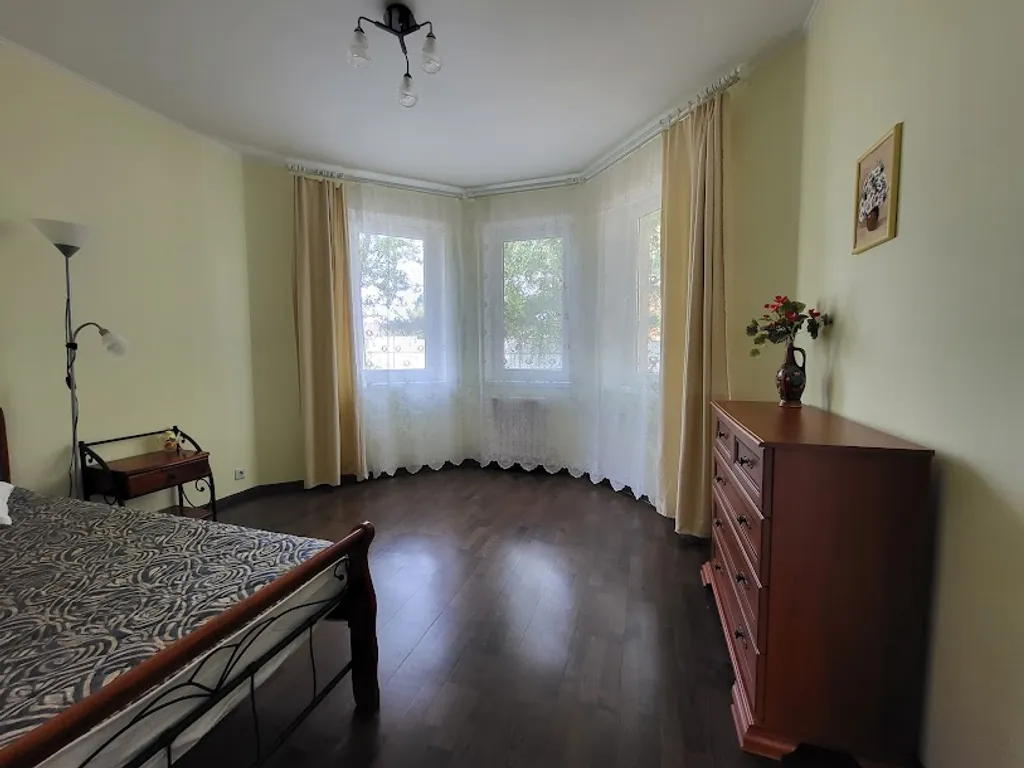 Двухэтажный коттедж на участке 8 соток