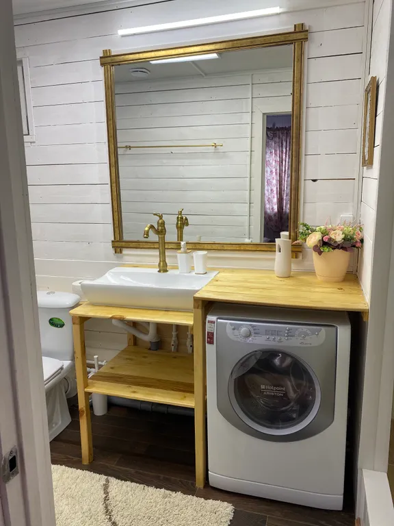 Дом на набережной