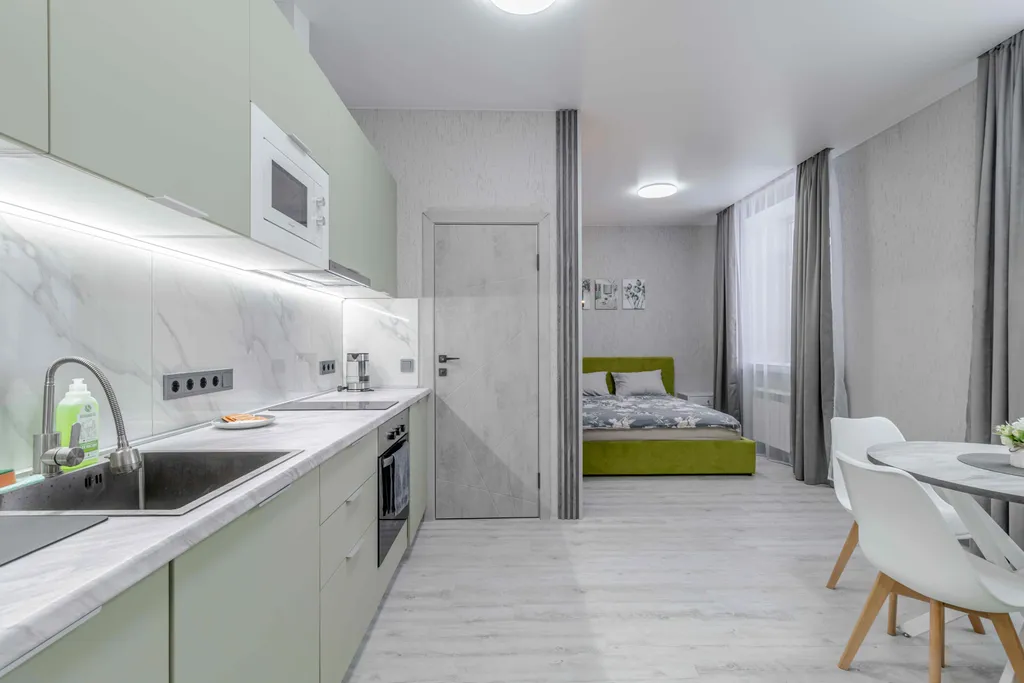 Кто ценит комфорт: новая мебель, техника, бельё