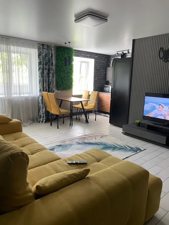 3-комнатная Квартира — аренда посуточно в Шахты