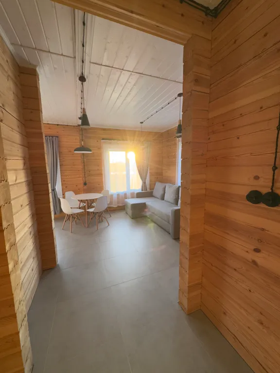 Дом Зивчала, на берегу реки Олонка