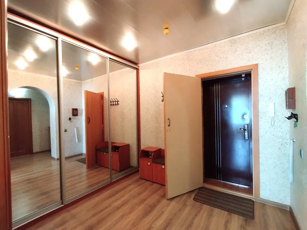 Квартира Уютная современная квартира у Кристалла — Тюмень