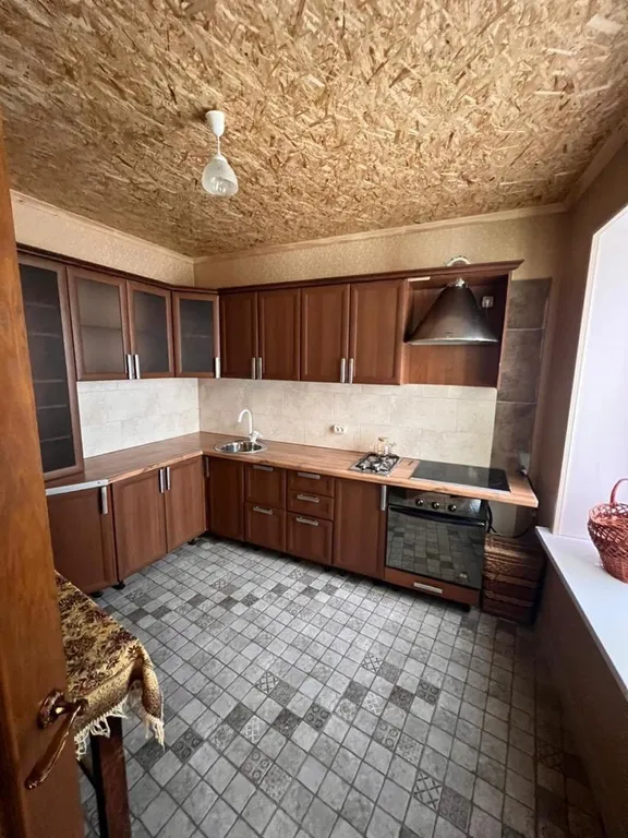 Розовый дом в горах