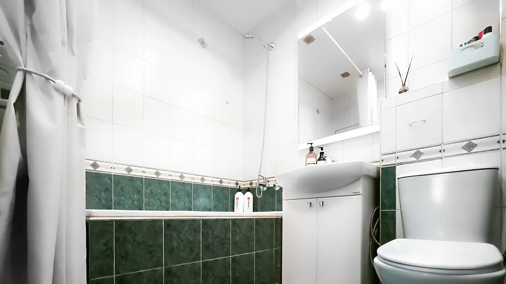 Квартира в самом центре, с огороженной парковкой.