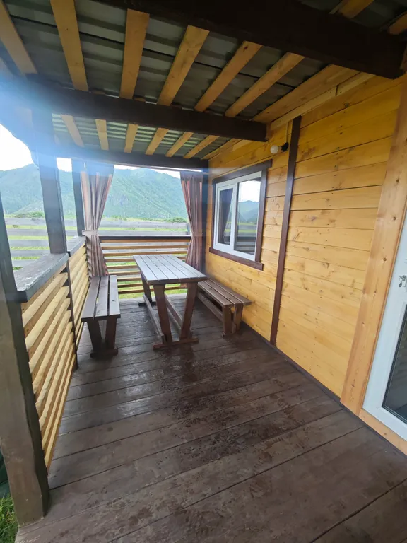 Домик с видом на горы