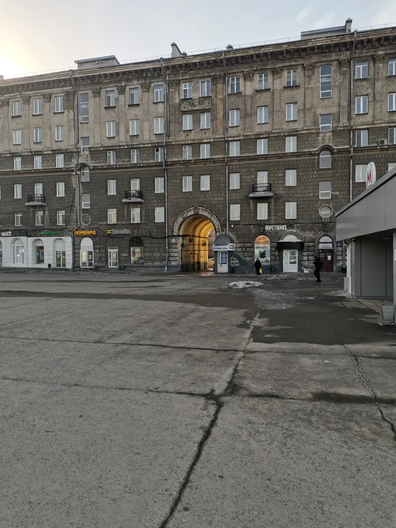 Метро у дома,справа