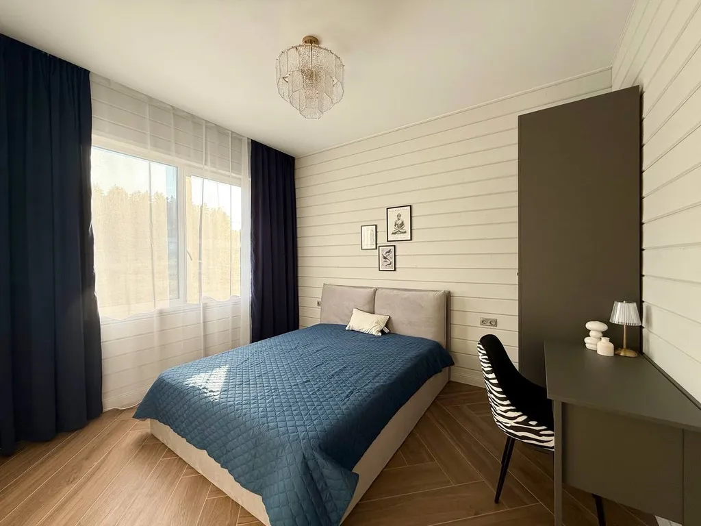 Загородный дом с большой террасой, кострищем и финской сауной