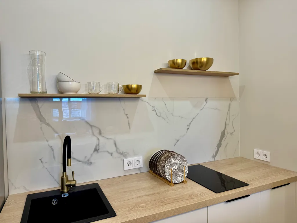 Новые апартаменты в центре с видом на море и город