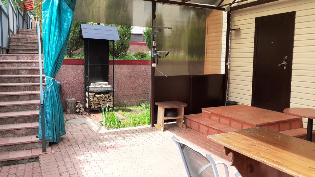 Дом на берегу озера Селигер