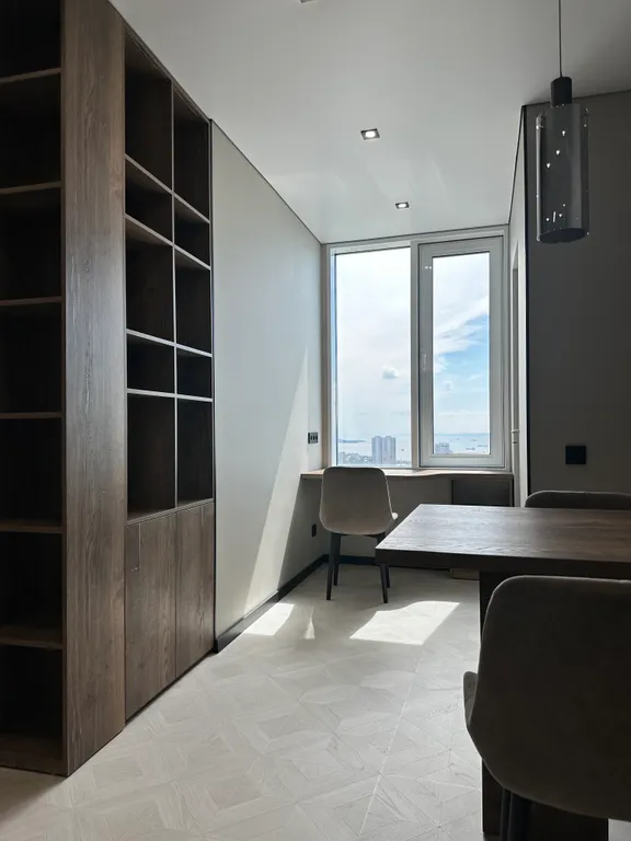 Современная квартира с видом на море в центре города