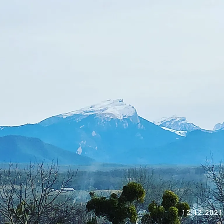 Деревенский домик с собственной беседкой и прекрасным видом на горы