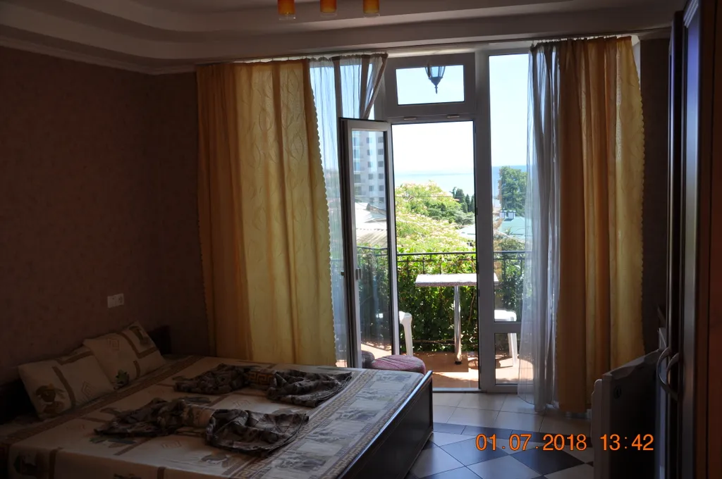 Номер гостиничного типа у моря