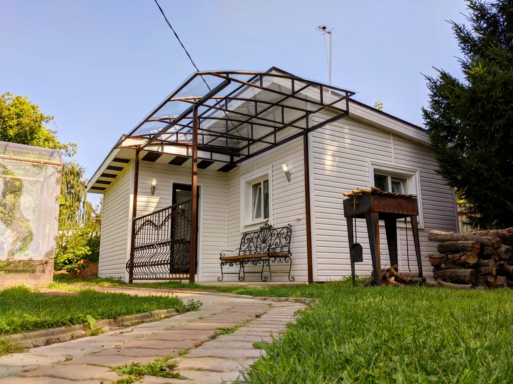 Дом с мангалом