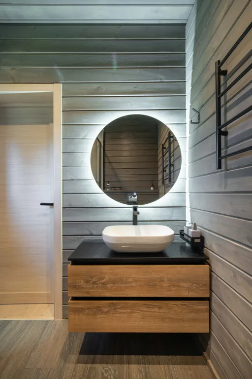 Загородный дом на берегу реки со своим пляжем