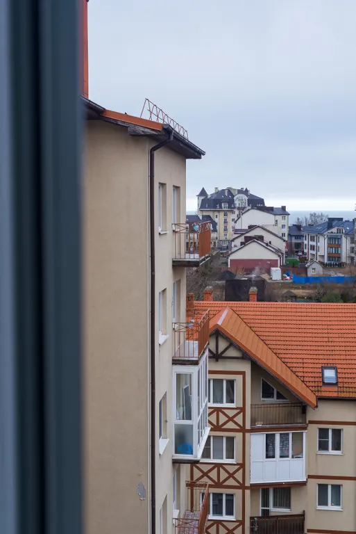 Двухуровневая трёхкомнатная квартира возле моря