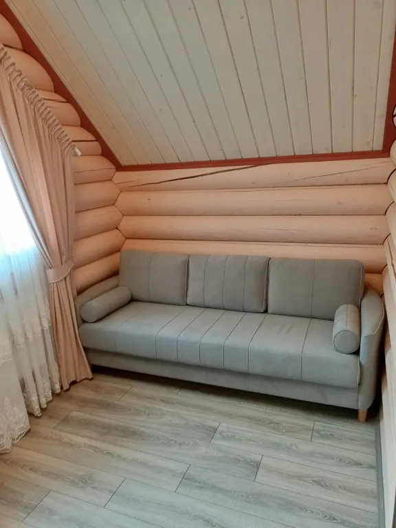 Уютный загородный дом с видом на лес