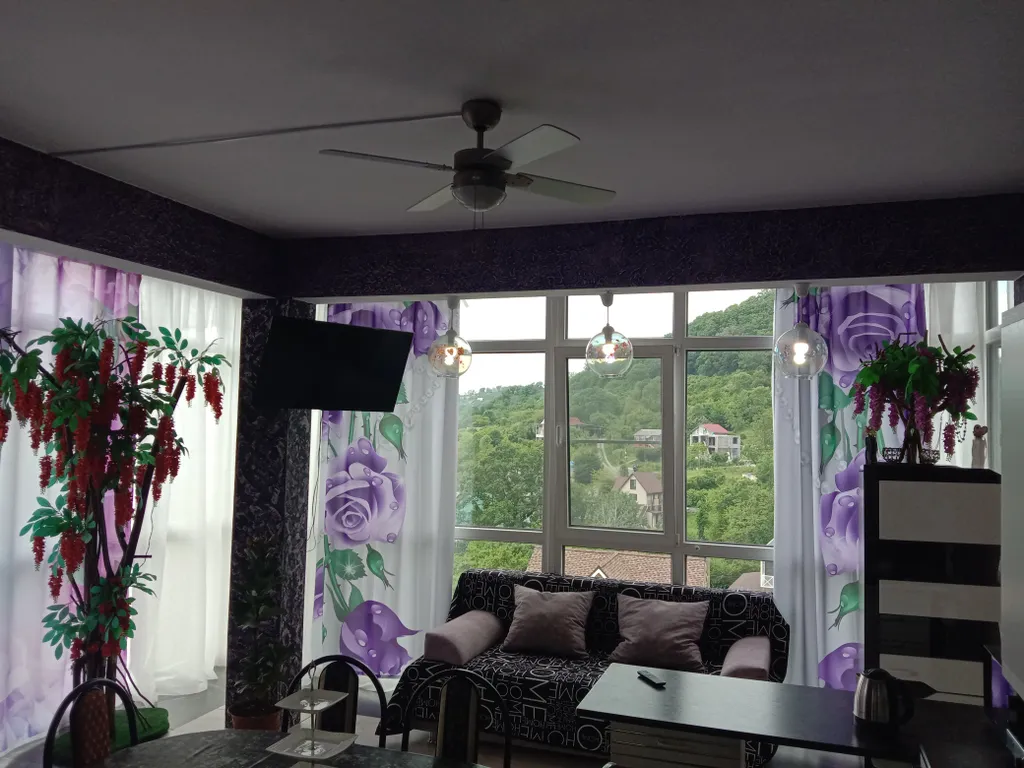 Этаж с видом на море, лес и горы