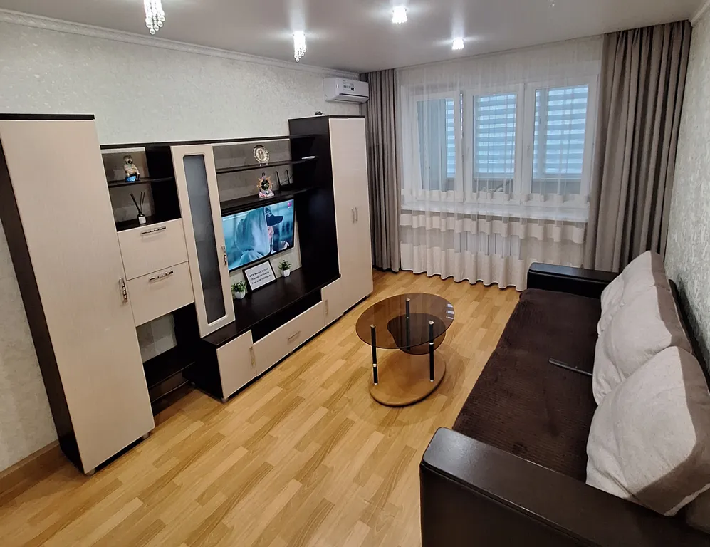 Улучшенная двухкомнатная квартира — аренда посуточно в Альметьевск