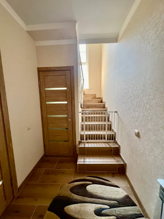 Двухэтажный коттедж с собственной территорией