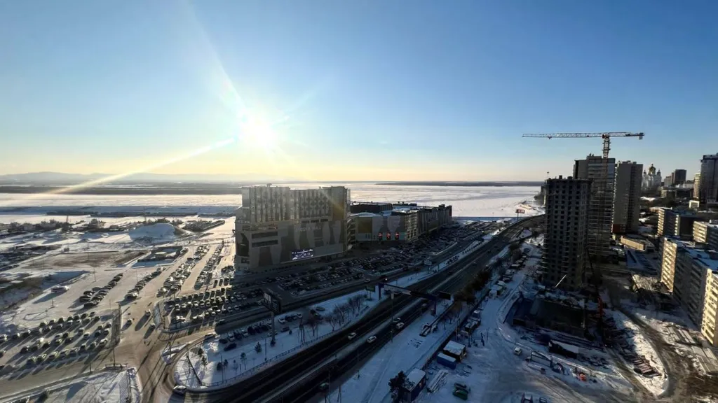 Солнечная студия Апельсин с красивым видом на Амур