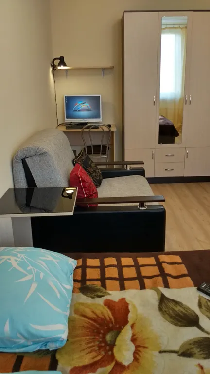 Уютная квартира, не студия, есть почти всё