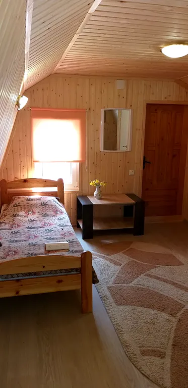 Уютный дачный домик возле моря целиком