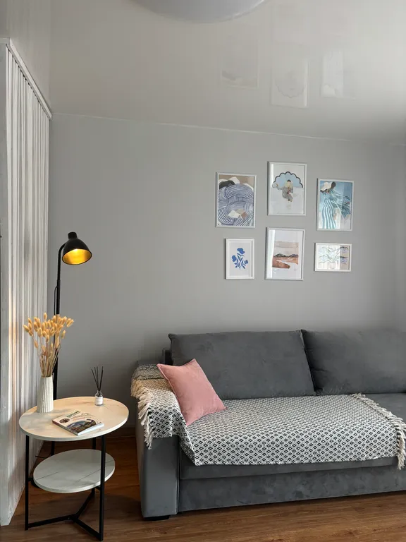 Уютная студия с видом на лес