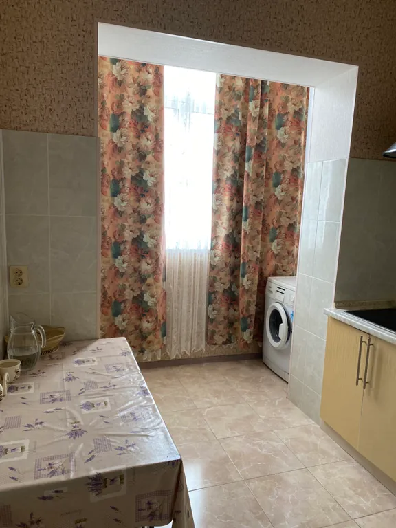 Квартира Апартаменты однокомнатные в центре города, море в шаговой доступности — Гагра