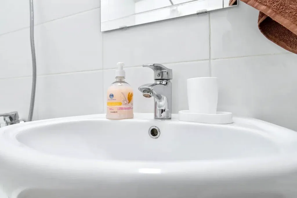 Шикарная 2-комнатная квартира с раздельными комнатами и балконом