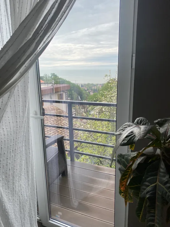 Дом на горе с видом на море