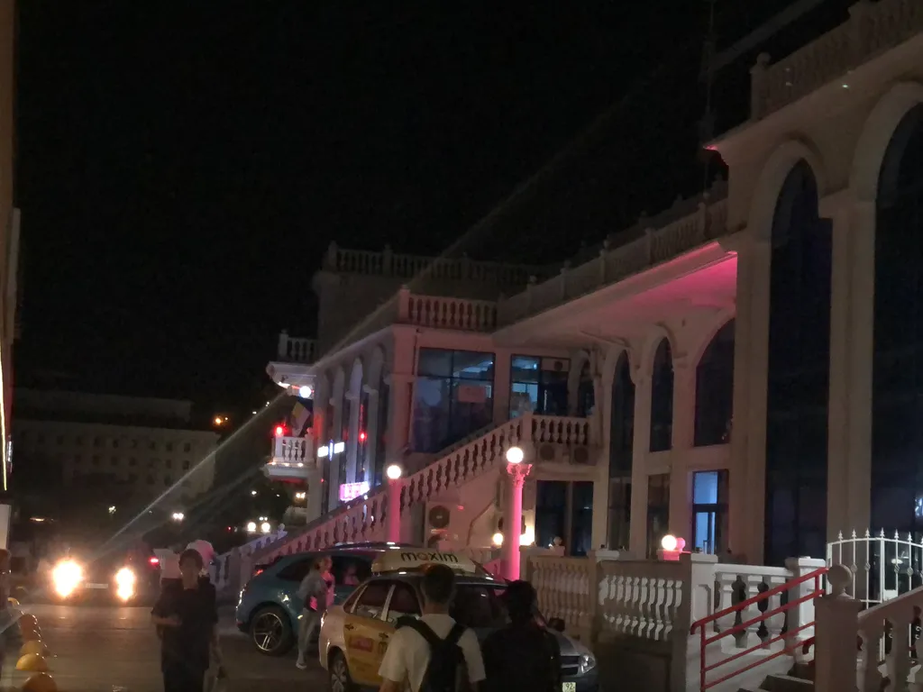 Апартаменты в центре с видом на Севастопольскую бухту