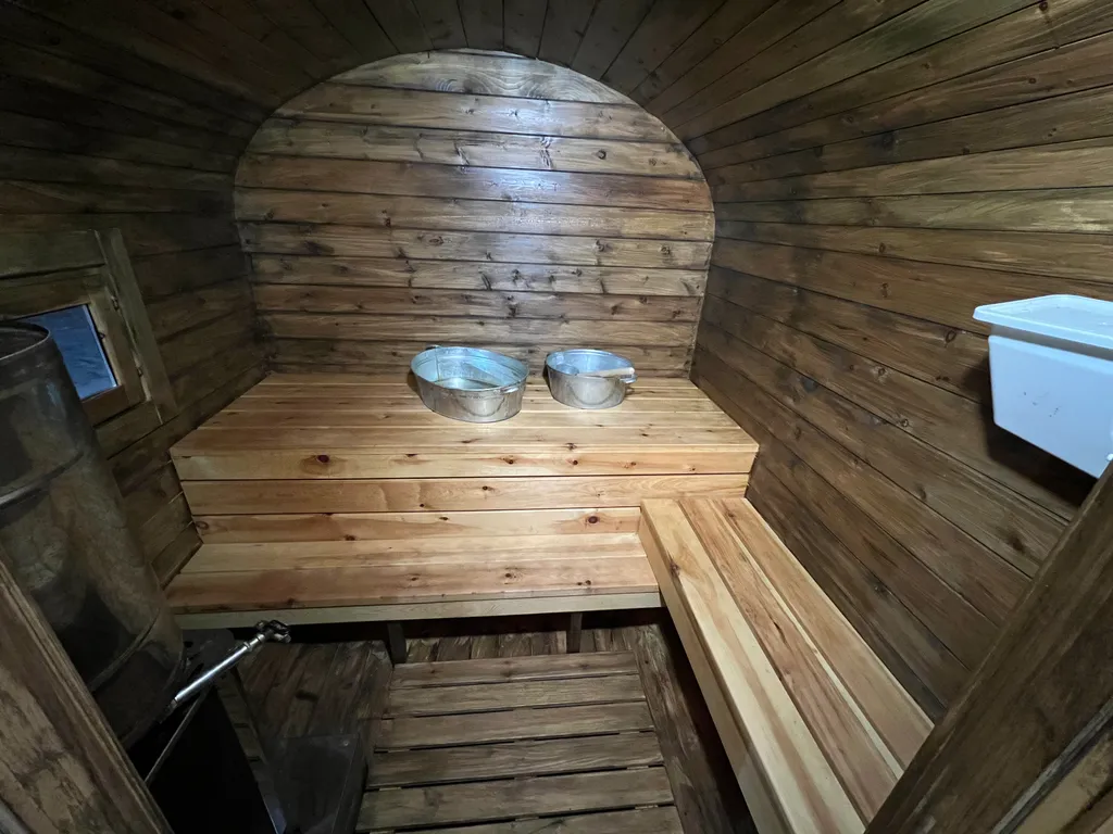 Дом с баней возле источников